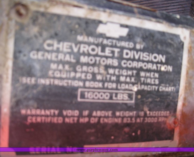 image for item 8900 1948 Chevrolet Loadmaster truck