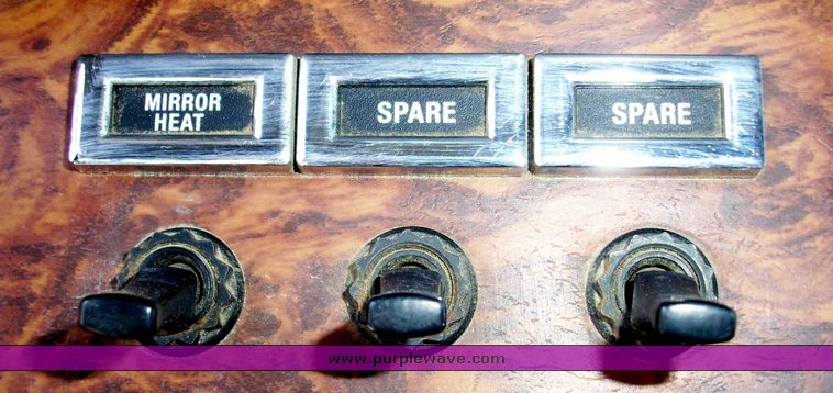 image for item 9001 2002 Kenworth T600 conventional cab dump truck