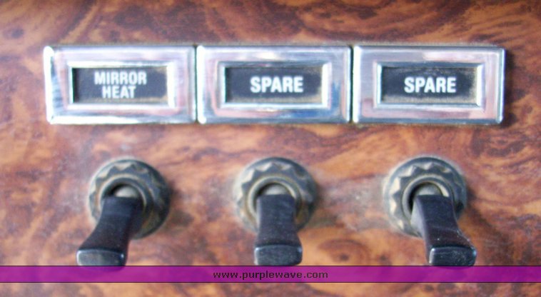 image for item 9001 2002 Kenworth T600 conventional cab dump truck