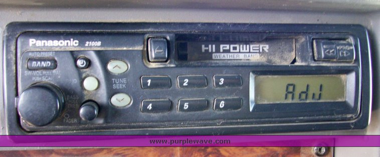 image for item 9001 2002 Kenworth T600 conventional cab dump truck