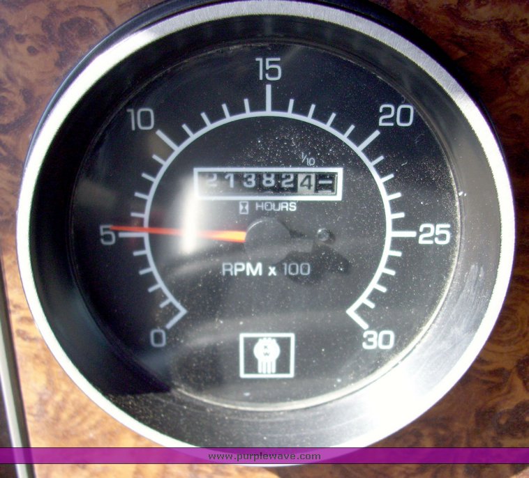 image for item 9001 2002 Kenworth T600 conventional cab dump truck