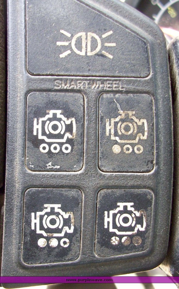 image for item 9001 2002 Kenworth T600 conventional cab dump truck