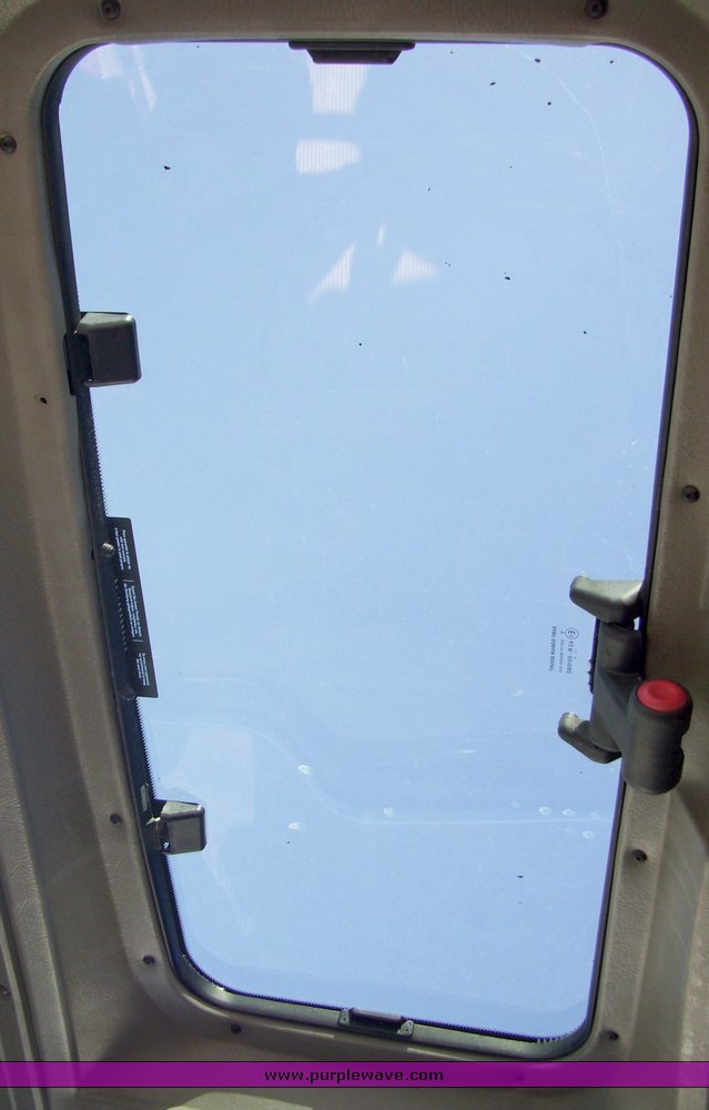 image for item 9001 2002 Kenworth T600 conventional cab dump truck