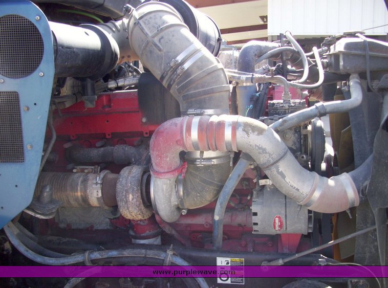 image for item 9001 2002 Kenworth T600 conventional cab dump truck