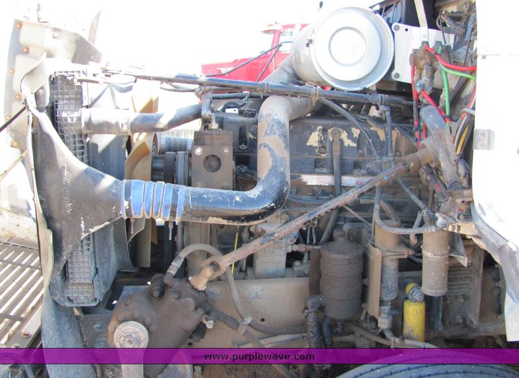 image for item 3003 1995 Freightliner Conventional FLD112 semi truck