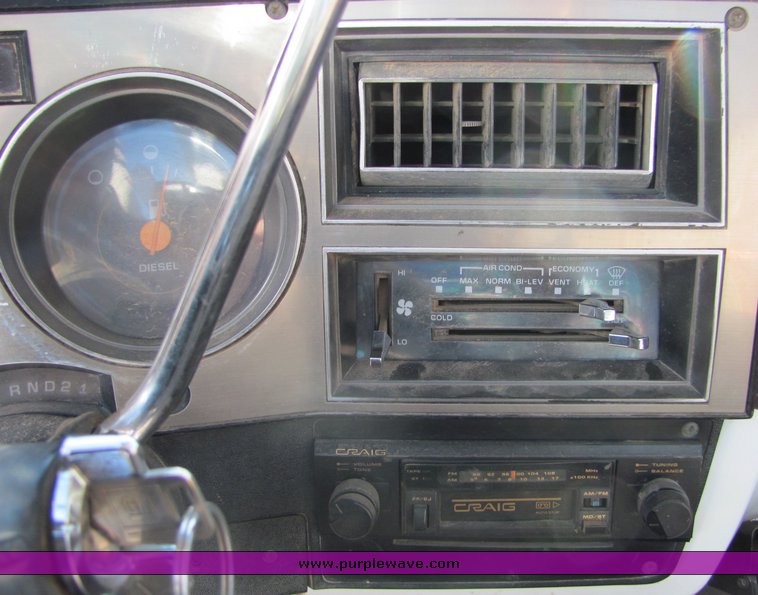 image for item 3005 1988 Chevrolet R30 dual wheel truck