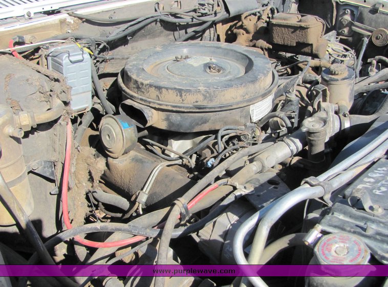 image for item 3005 1988 Chevrolet R30 dual wheel truck