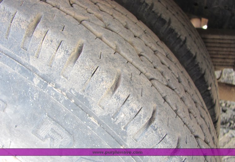 image for item 3005 1988 Chevrolet R30 dual wheel truck