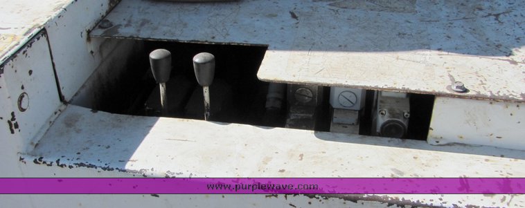 image for item 3005 1988 Chevrolet R30 dual wheel truck