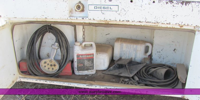 image for item 3005 1988 Chevrolet R30 dual wheel truck