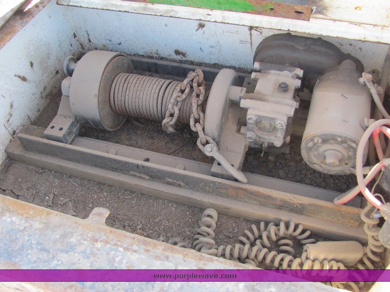 image for item 3005 1988 Chevrolet R30 dual wheel truck