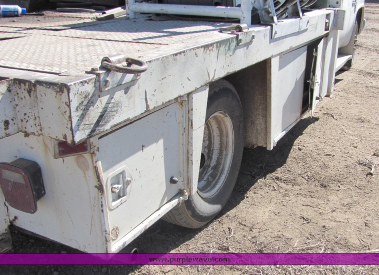 image for item 3005 1988 Chevrolet R30 dual wheel truck