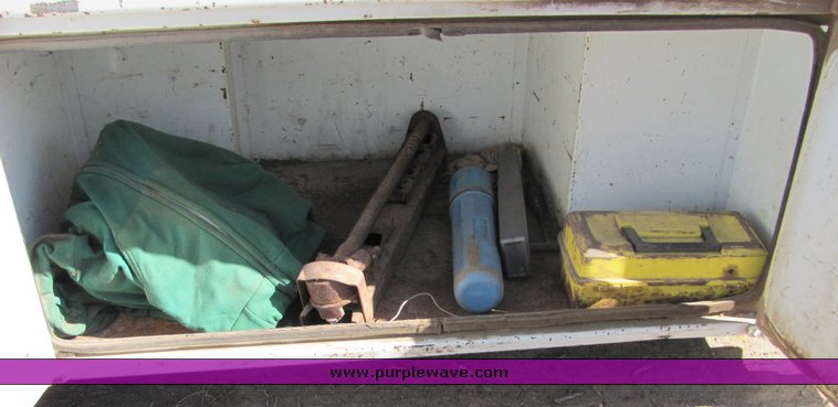 image for item 3005 1988 Chevrolet R30 dual wheel truck