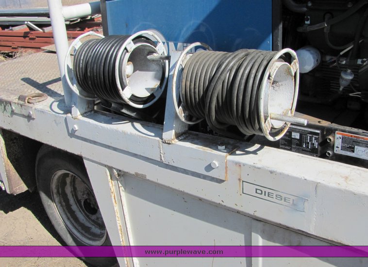 image for item 3005 1988 Chevrolet R30 dual wheel truck