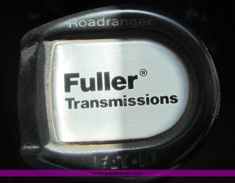 image for item 3007 1990 International Series 9300 semi truck