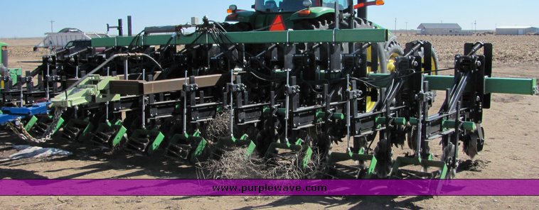 image for item 3008 Bigham Brothers 32' strip till bar