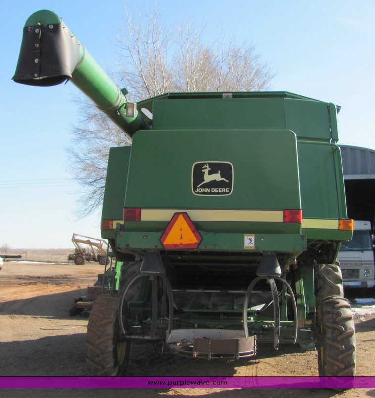 image for item 3009 1989 John Deere 9600 combine
