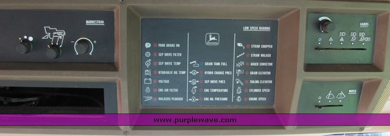 image for item 3009 1989 John Deere 9600 combine