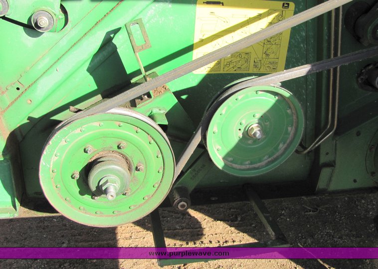 image for item 3009 1989 John Deere 9600 combine