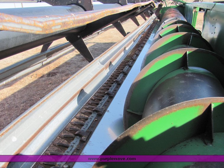 image for item 3010 1990 John Deere 930 rigid platform