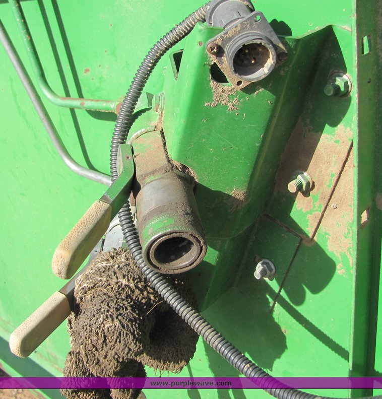 image for item 3010 1990 John Deere 930 rigid platform