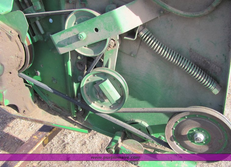 image for item 3010 1990 John Deere 930 rigid platform