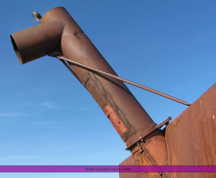 image for item 3012 Phares & Wilkins 400 bushel grain cart