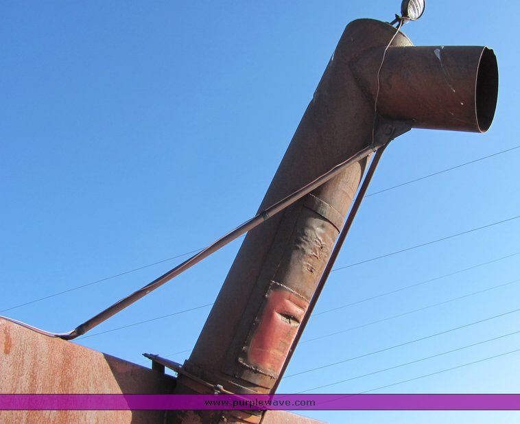 image for item 3012 Phares & Wilkins 400 bushel grain cart