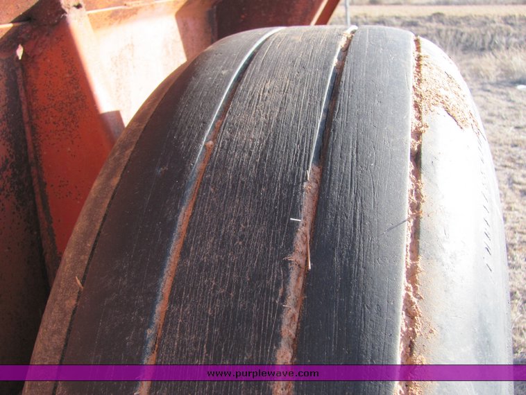 image for item 3012 Phares & Wilkins 400 bushel grain cart