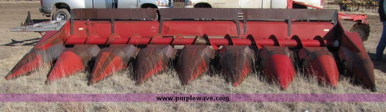 image for item 3040 1990 Case IH 1083 corn head