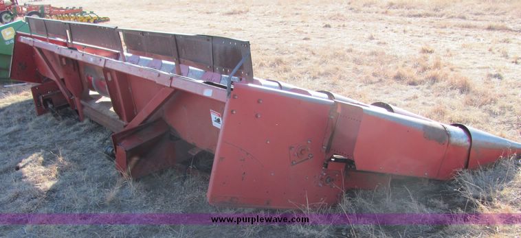 image for item 3040 1990 Case IH 1083 corn head
