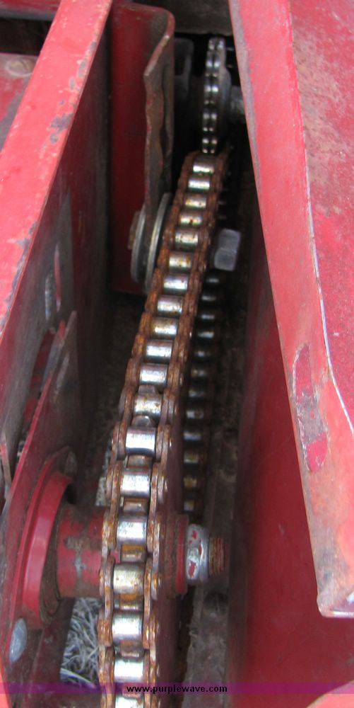 image for item 3040 1990 Case IH 1083 corn head