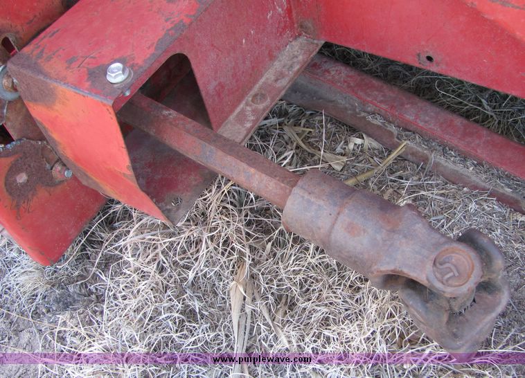 image for item 3040 1990 Case IH 1083 corn head