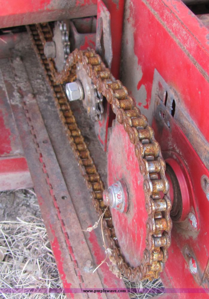 image for item 3040 1990 Case IH 1083 corn head