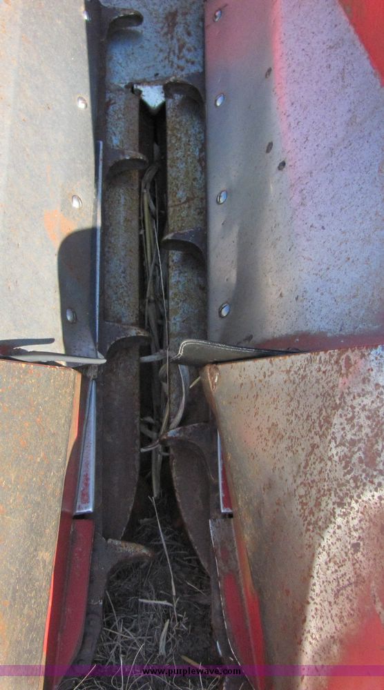 image for item 3040 1990 Case IH 1083 corn head