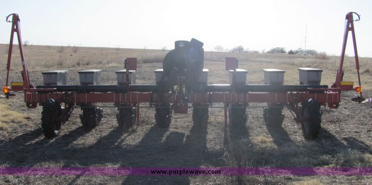image for item 3041 2005 Case 1200 planter