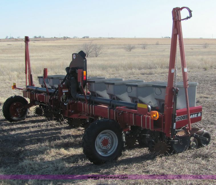 image for item 3041 2005 Case 1200 planter
