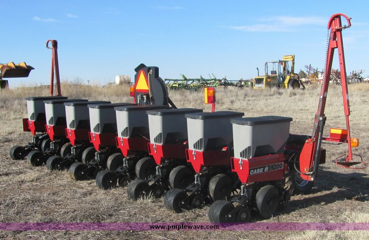 image for item 3041 2005 Case 1200 planter