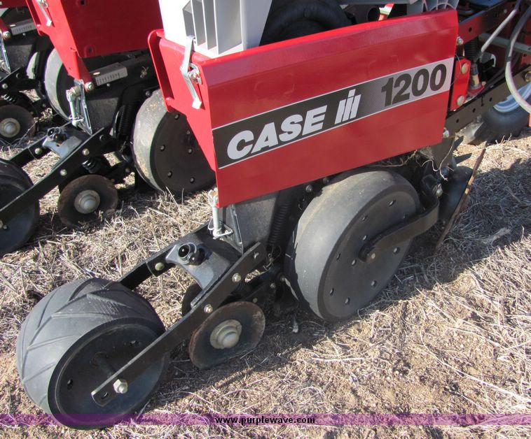 image for item 3041 2005 Case 1200 planter