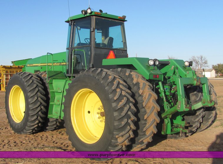 image for item 3042 1995 John Deere 8870 tractor