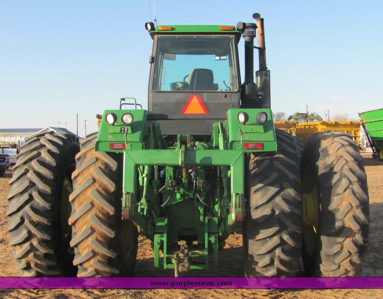 image for item 3042 1995 John Deere 8870 tractor