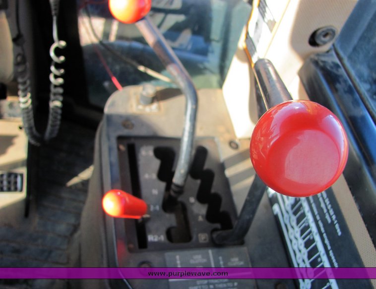 image for item 3042 1995 John Deere 8870 tractor