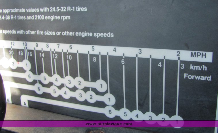 image for item 3042 1995 John Deere 8870 tractor
