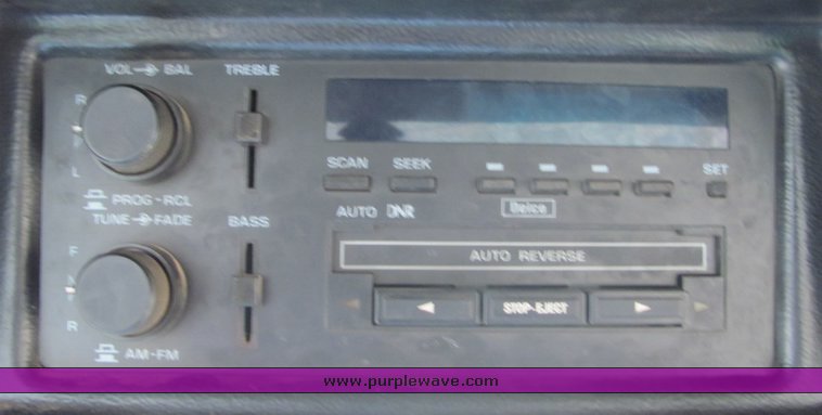 image for item 3042 1995 John Deere 8870 tractor