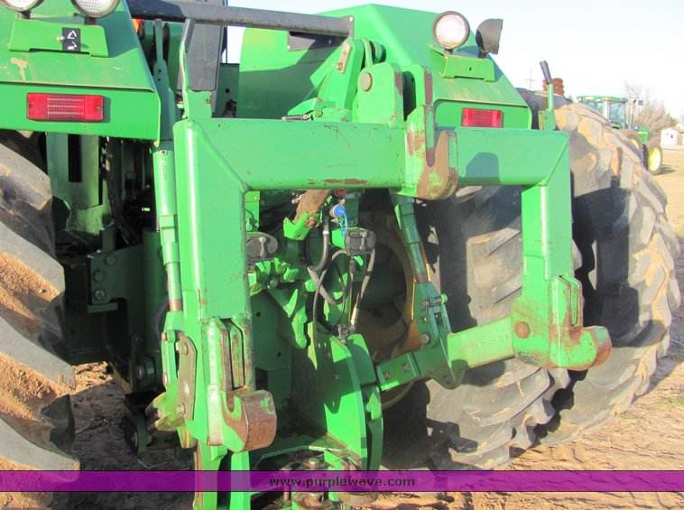 image for item 3042 1995 John Deere 8870 tractor
