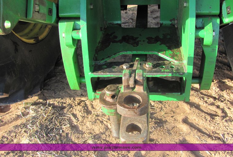 image for item 3042 1995 John Deere 8870 tractor