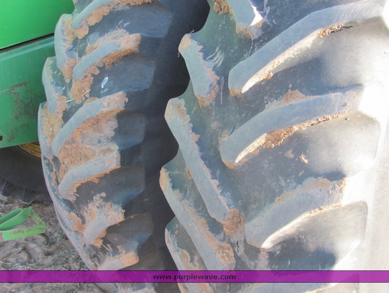 image for item 3042 1995 John Deere 8870 tractor