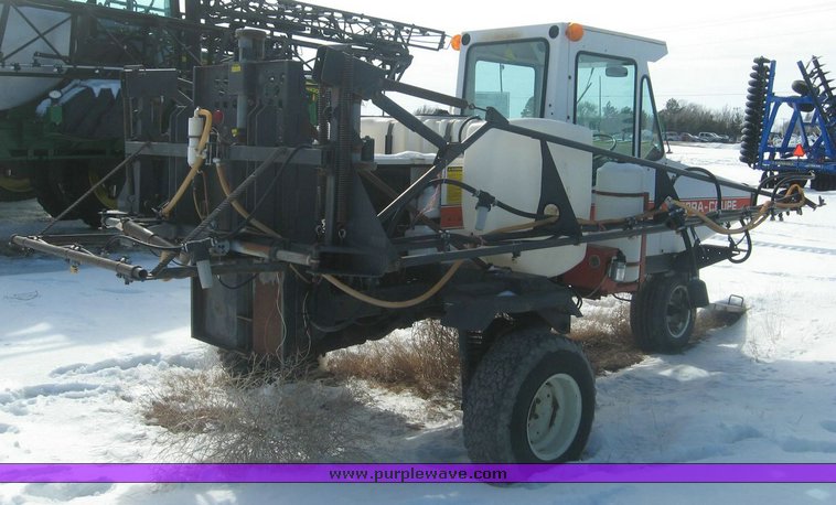 image for item 3888 Melroe Spra-Coupe self propelled sprayer
