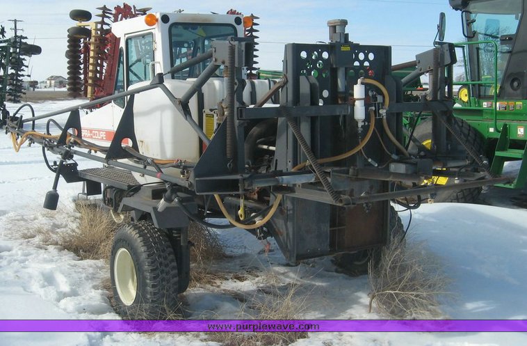image for item 3888 Melroe Spra-Coupe self propelled sprayer