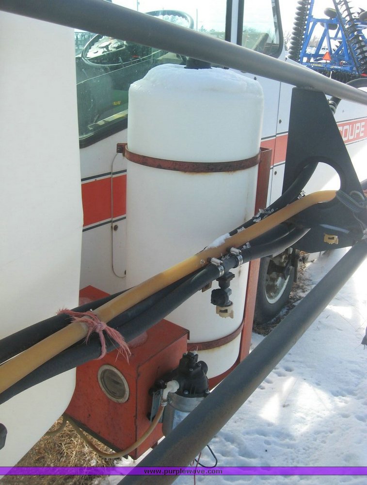 image for item 3888 Melroe Spra-Coupe self propelled sprayer